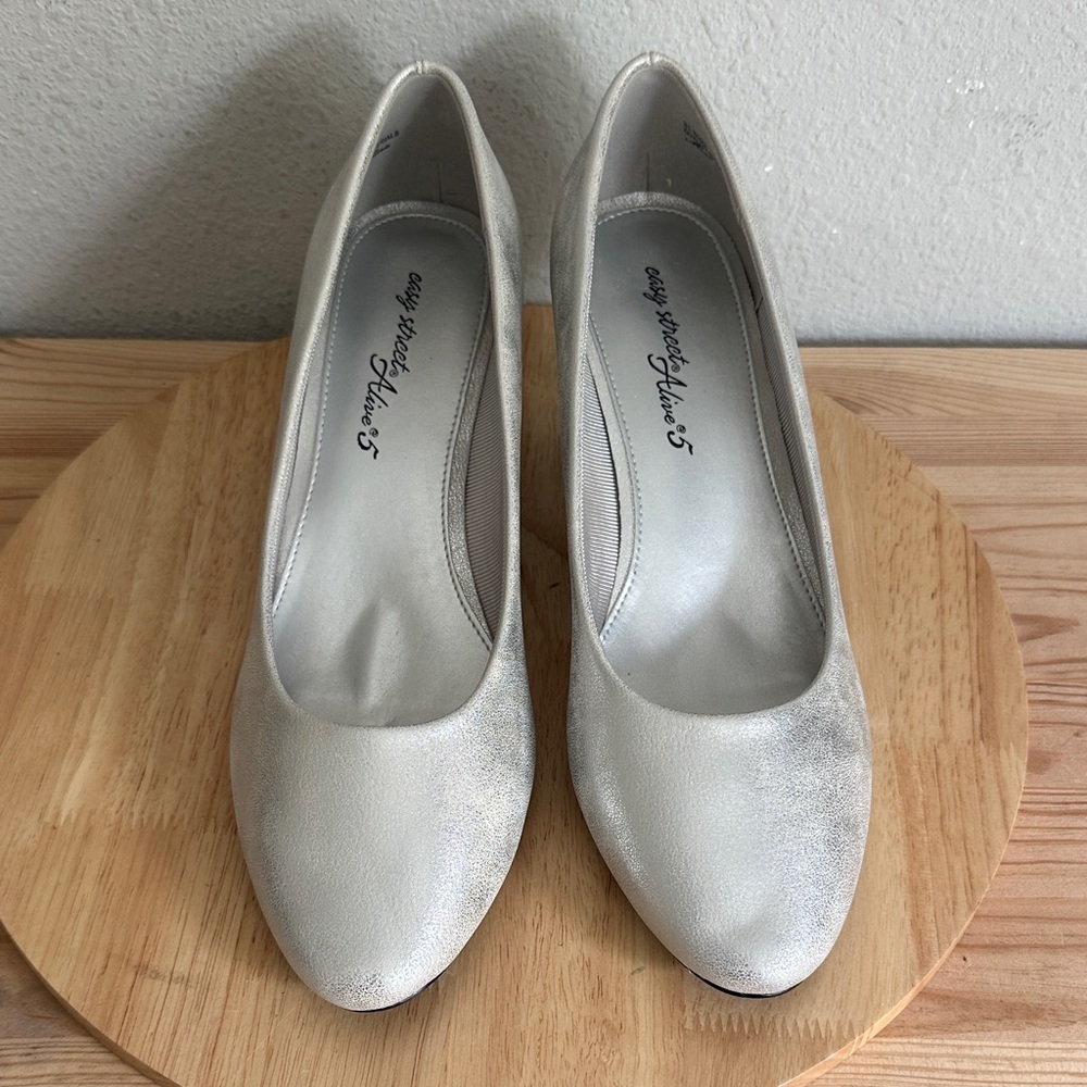 Easy Street Ballari Womens Round Stiletto Heel Pumps